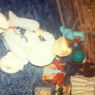 Timeline: La Vida de Jon