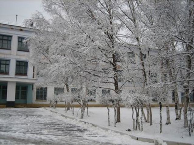 Открытие первой школы