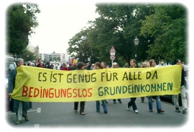 Erste reine Grundeinkommen-Demonstration in Berlin
