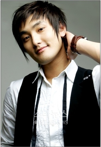 King Menes unites the kingdoms of Upper and Lower Egypt