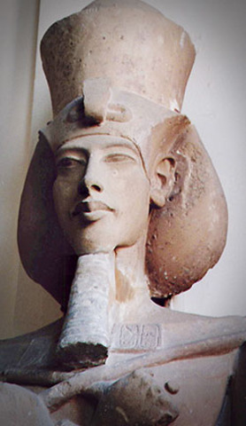 Ahkenaten takes the throne