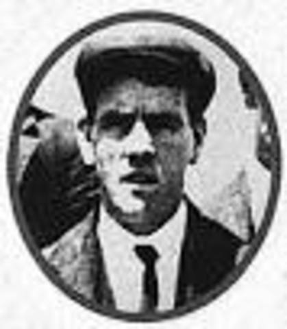 Lookout spots iceberg