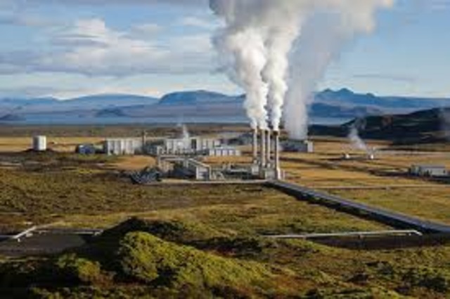 First Commercial Scale Geothermal Electric Plants in the US Built in California