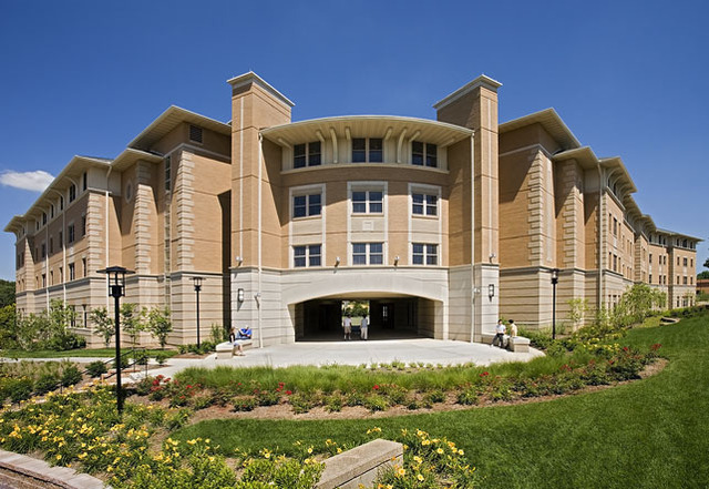 Attends Missouri University of Science and Technology