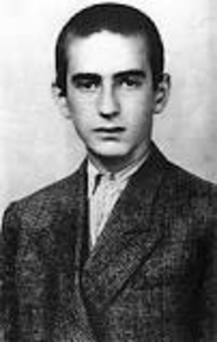 Elie Weisel is born