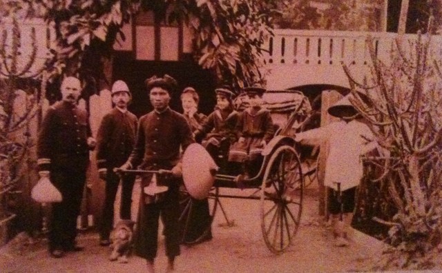 Famille de colons français au Tonkin