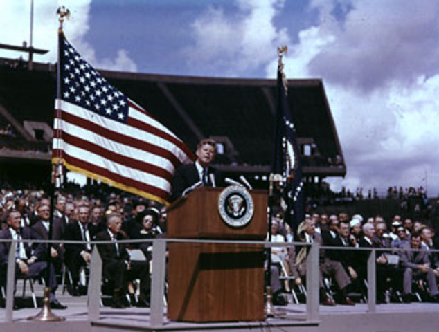Man going to moon speech by jfk
