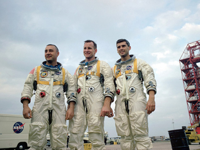 3 Astronauts Die in Capsule Fire