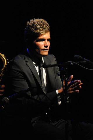 Telonero del concierto de Miguel Poveda