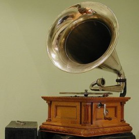 Emile Berliner Invents Disc Player Called Gramophone