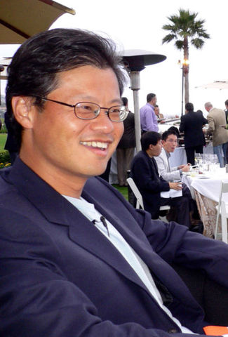 Jerry Yang steps down as CEO of Yahoo!