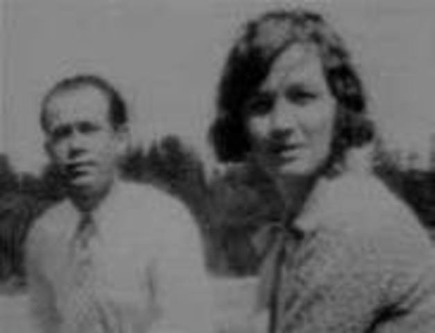 Gladys and Jasper Baker married.