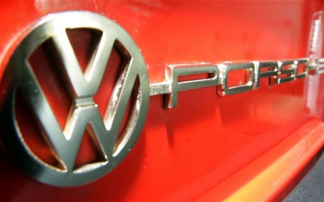 Porsche diectors charged over VW fiasco