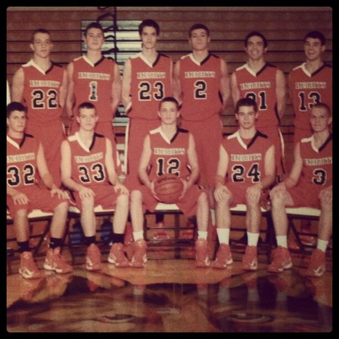 Yo hace 12 anos que juga basquetbol.