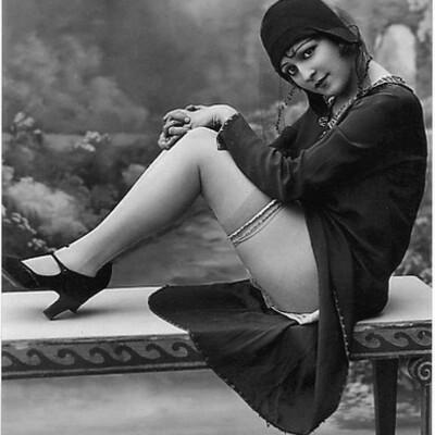 Timeline:  The Flapper Era