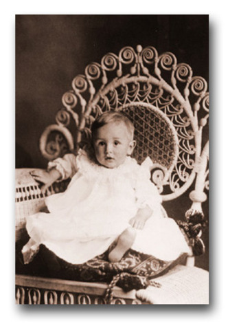 Walter Elias Disney born