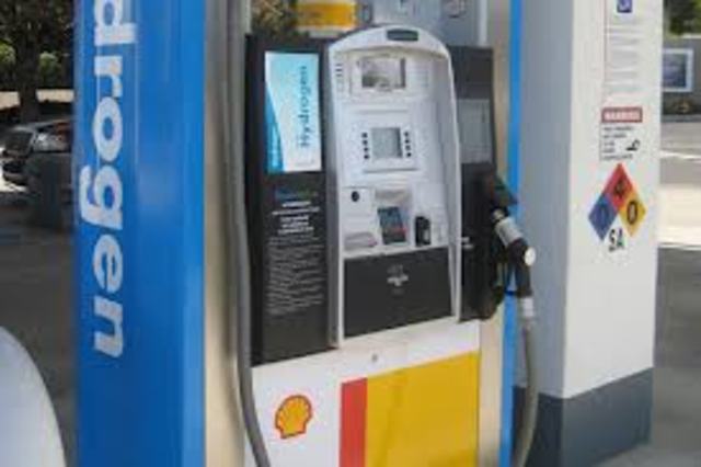 Shell opens first hydrogen fueling station