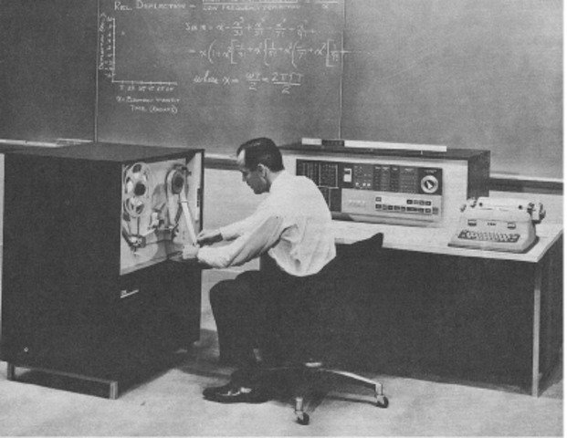 IBM lanza mainframe IBM 1620