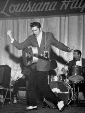 Elvis performs a concert in Louisiana