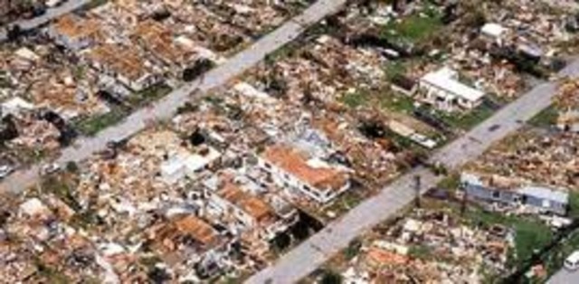 Hurricane Andrew blasts Florida and leads to multi-year Red Cross aid.