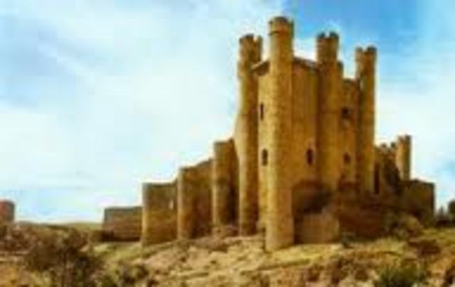 Tenkamenin becomes ruler of Ghana.