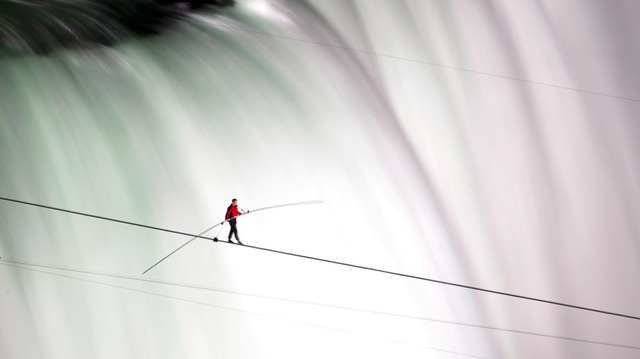 Wallenda Walks Over Niagara Falls on Tightrope.
