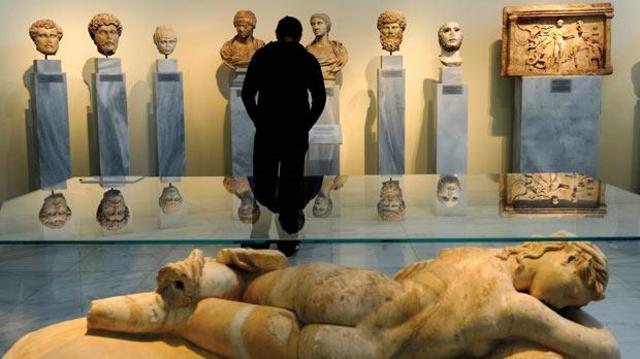 Approximately 70 ancient Olympic artifacts are stolen from the Archaeological Museum of Greece