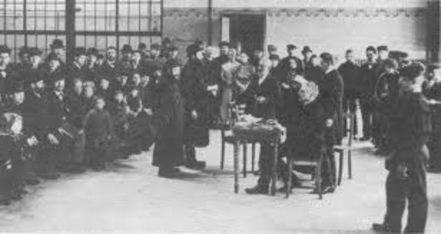 The Nuremberg Laws deprive German Jews of their citizenship.