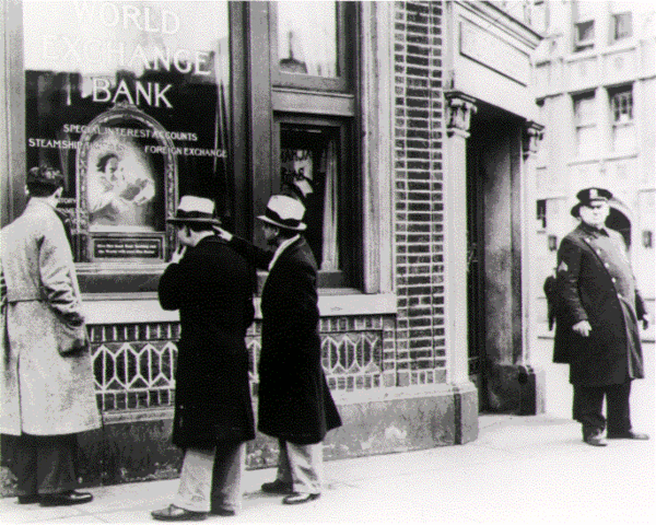 More than 11,000 of USA's 25,000 banks close