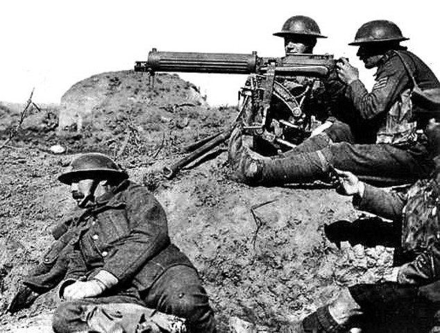 Bulgaaria astus sõtta Keskriikide poolel; Keskriikide väed vallutasid Serbia.