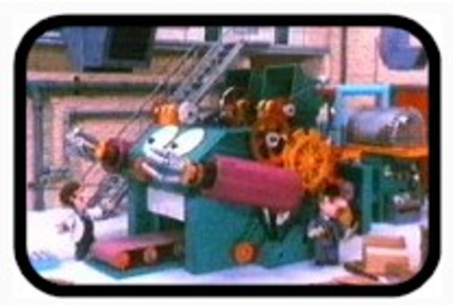 Robotmaskinen Bertha blir født av de skumle oppfinnerne fix og fax