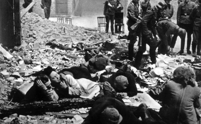 The Warsaw ghetto is established.