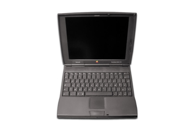 La PowerBook 1400 fue la primera con unidad de CD incluída.