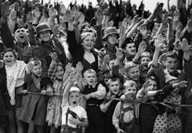The Nuremberg Laws deprive German Jews of their citizenship.