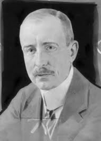 An attempt is made by Herschel Grynzpan to assassinate a German diplomat in Paris.