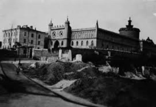 Two-thousand Gypsy males above the age of 16 are arrested in Burgenland Province (formerly Austria) and sent to Dachau and Buchenwald concentration camps; 1,000 Gypsy girls and women above the age of 15 are arrested and sent to the Ravensbruck concentrati