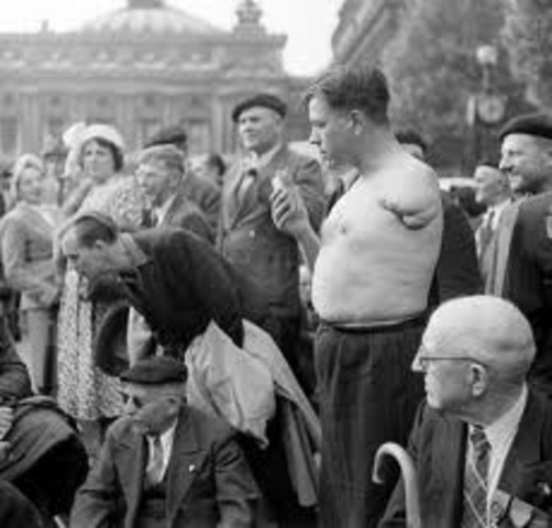 Hitler extends powers to doctors to kill institutionalized mentally and physically disabled persons in the "euthanasia" program.