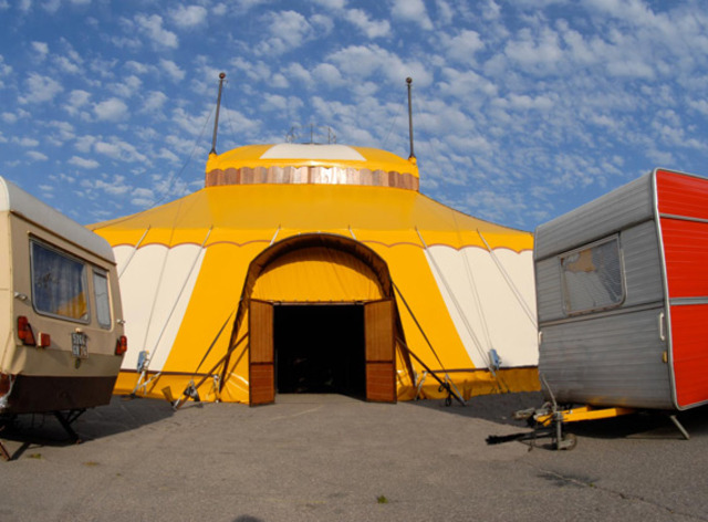 Attention fragile (cirque/théâtre)