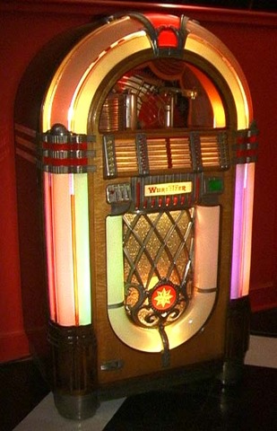 Wurlitzer Piano and Organ Company Invents Coin Operated Jukebox