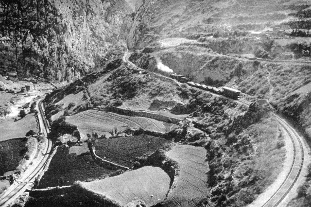 1800's coal fuels railway systems and enters homes as a fuel source