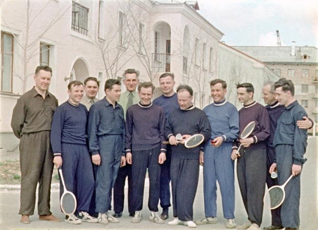 первая группа из 6 космонавтов сдала экзамены на готовность к полёту