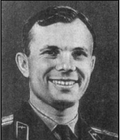 Начал службу в истребительном авиационном полку Северного флота