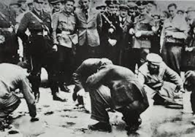 The German government passes a decree requiring the registration of all Gypsies without a fixed address living in Austria; by June 1938, all Gypsy children above the age of 14 have to be fingerprinted. This is a central part of the growing racial definiti