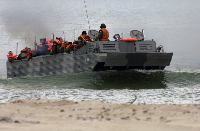 Amphibious Vessel boat/tank