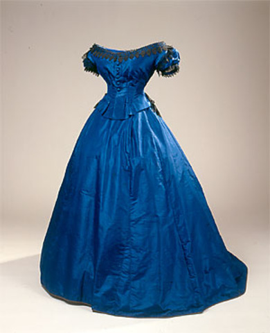 Gowns in the 1840s