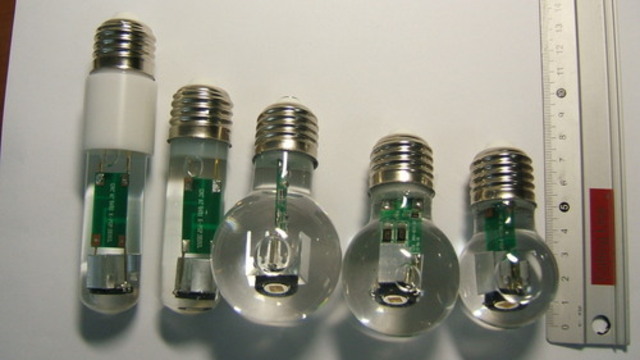 Energy-efficient nano-carbon light bulbs