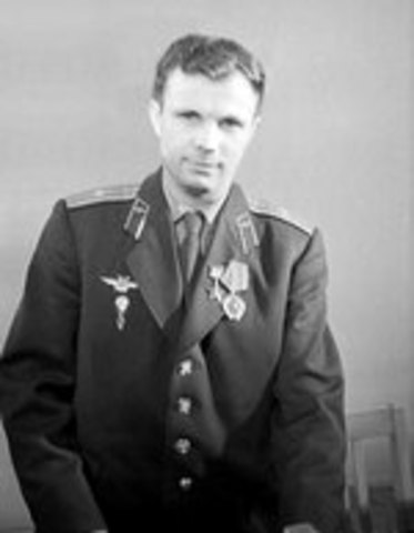 Город в честь его имени.