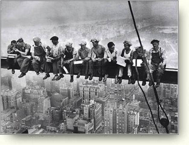 1833 se realizaron las primeras inspecciones gubernamentales; pero hasta 1850 se verificaron ciertas mejoras como resultado de las recomendaciones hechas entonces. La legislación acortó la jornada, estableció un mínimo de edad para los niños trabajadores