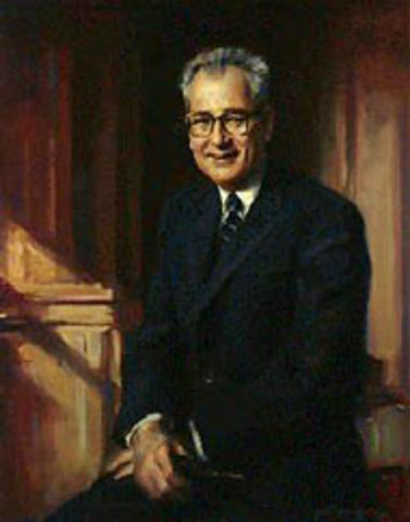 W. Willard Wirtz became a secretary in the year of September 25, 1962 to January 20, 1969