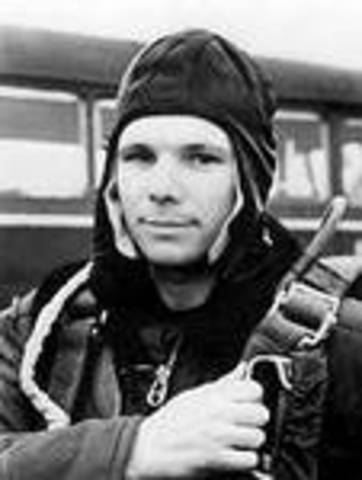 Юрий Гагарин зачислен в группу кандидатов